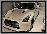 Salon, Biały, Nissan GT-R